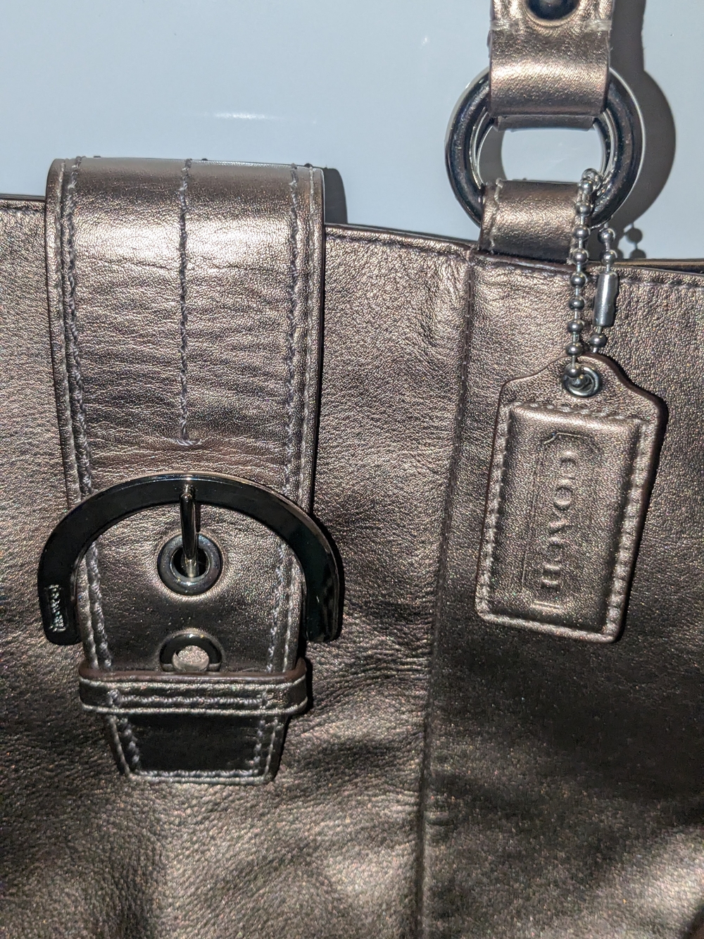 Coach Y2K Soho Metallic Leather Buckle Tote - Gold With Beautiful Purple Lining - Picture 5 of 10